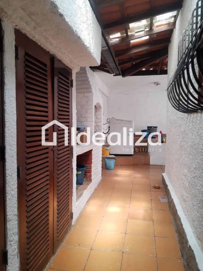 Casa à venda com 4 quartos, 185m² - Foto 34