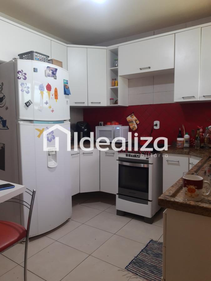 Casa à venda com 4 quartos, 185m² - Foto 28