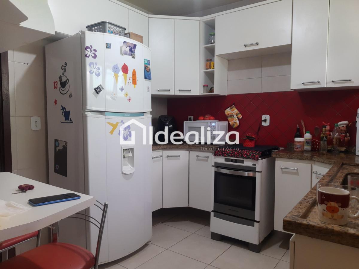 Casa à venda com 4 quartos, 185m² - Foto 30