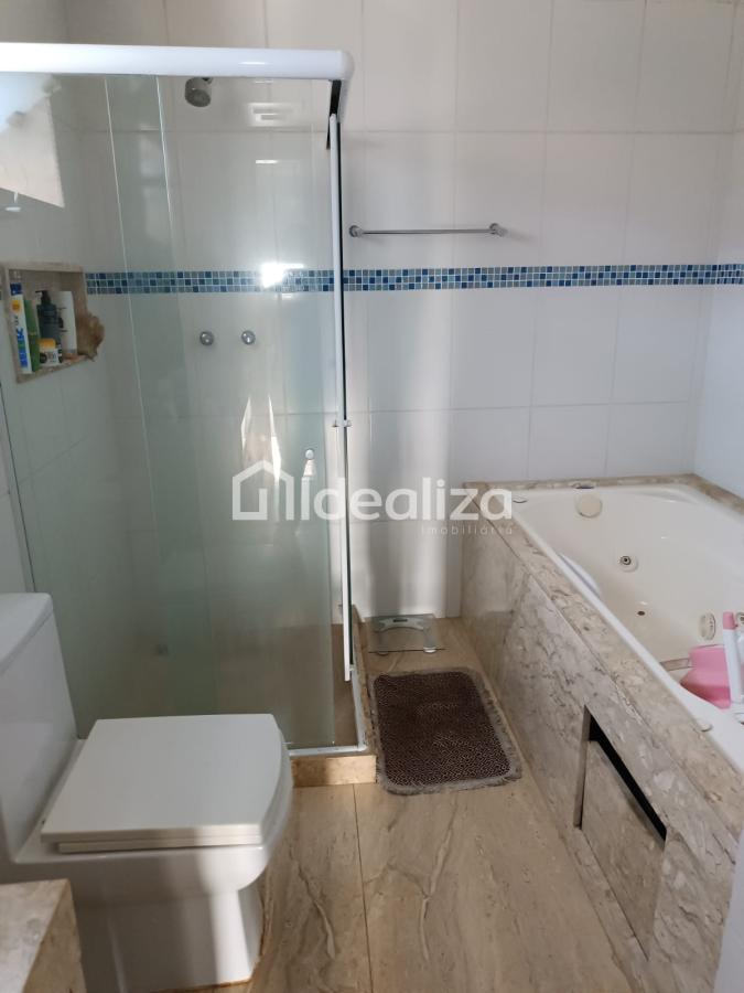 Casa à venda com 3 quartos, 219m² - Foto 14