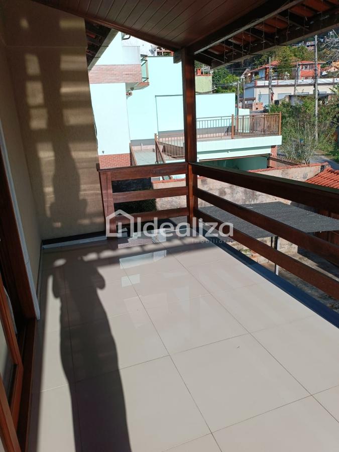 Casa à venda com 3 quartos, 219m² - Foto 4