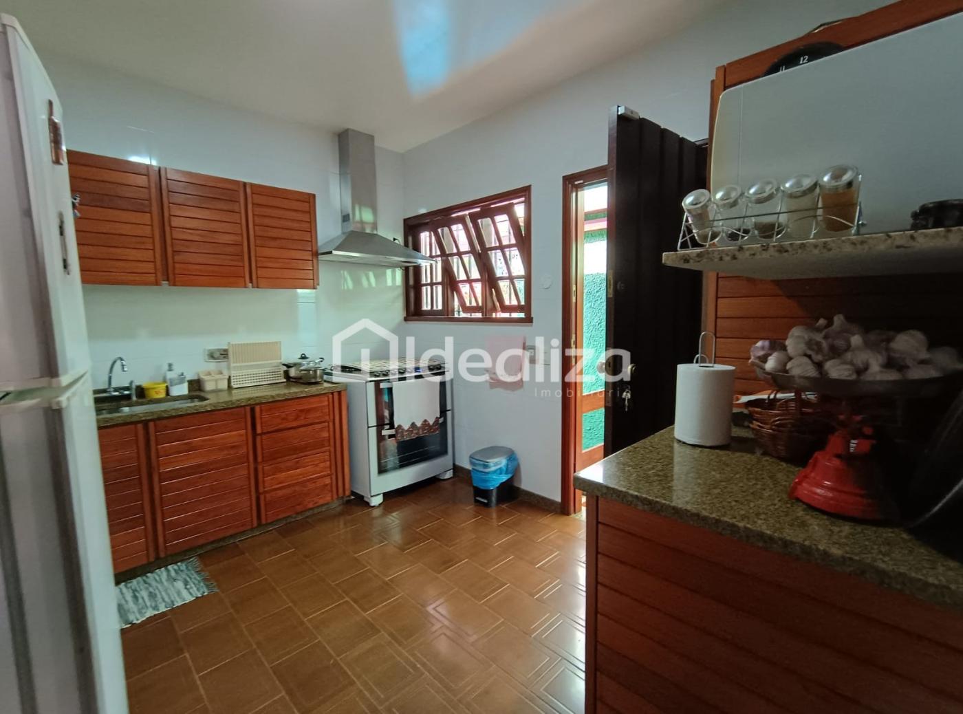 Casa à venda com 5 quartos, 280m² - Foto 25