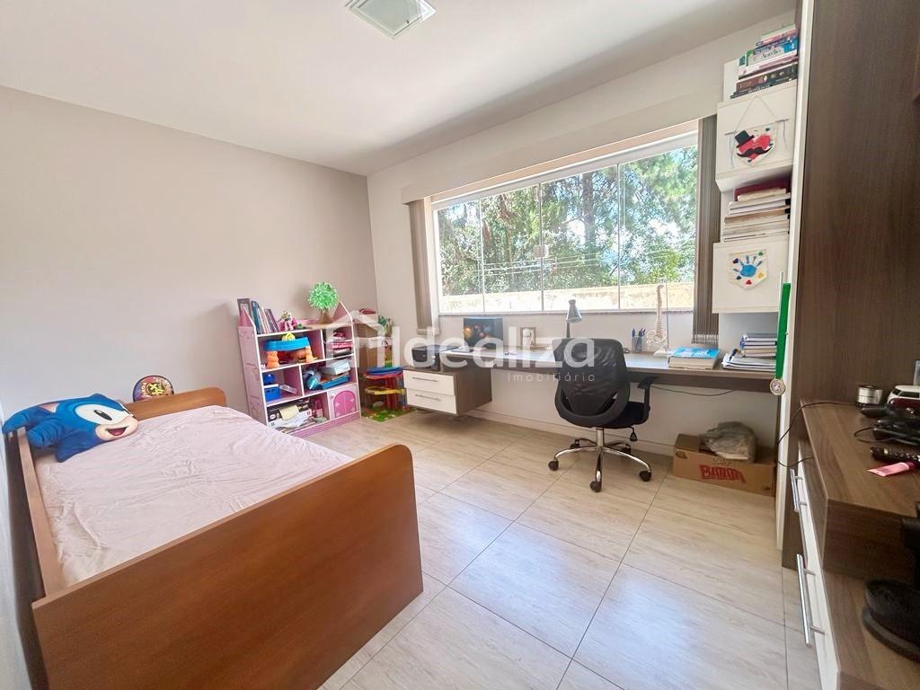 Casa à venda com 4 quartos, 560m² - Foto 12