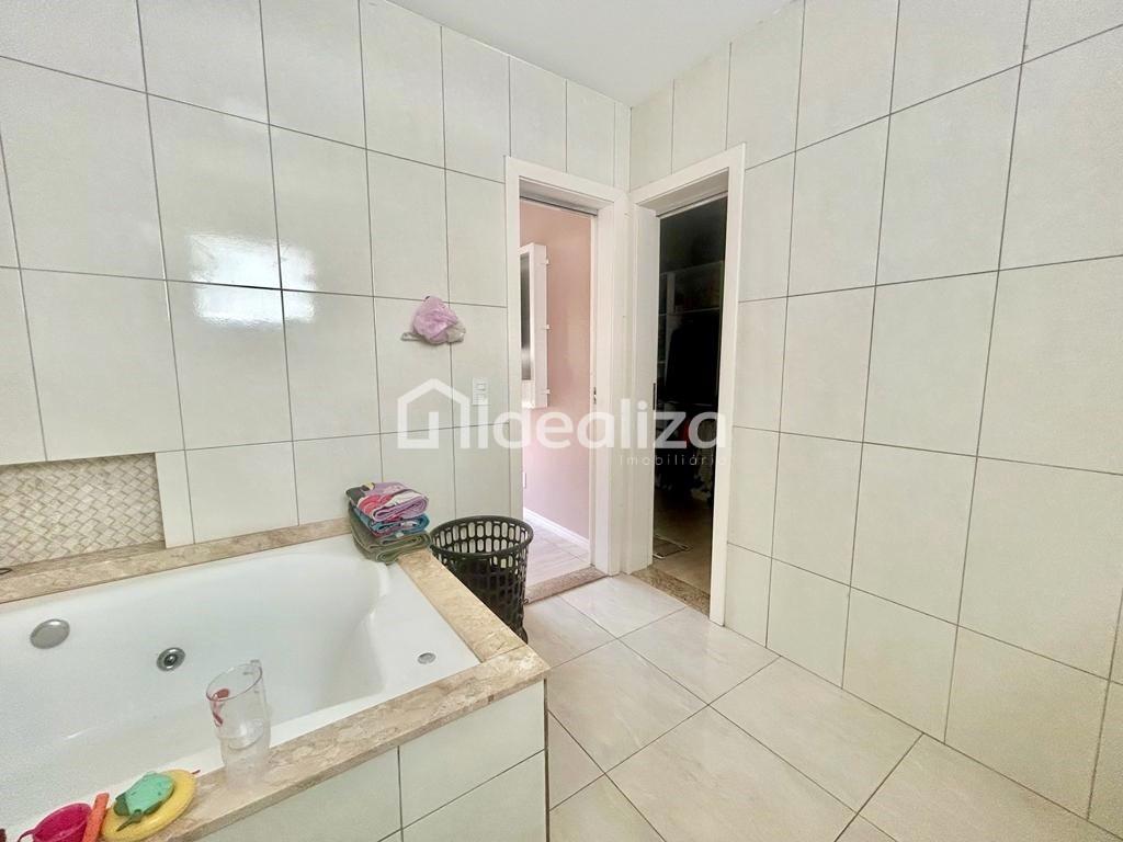 Casa à venda com 4 quartos, 560m² - Foto 25