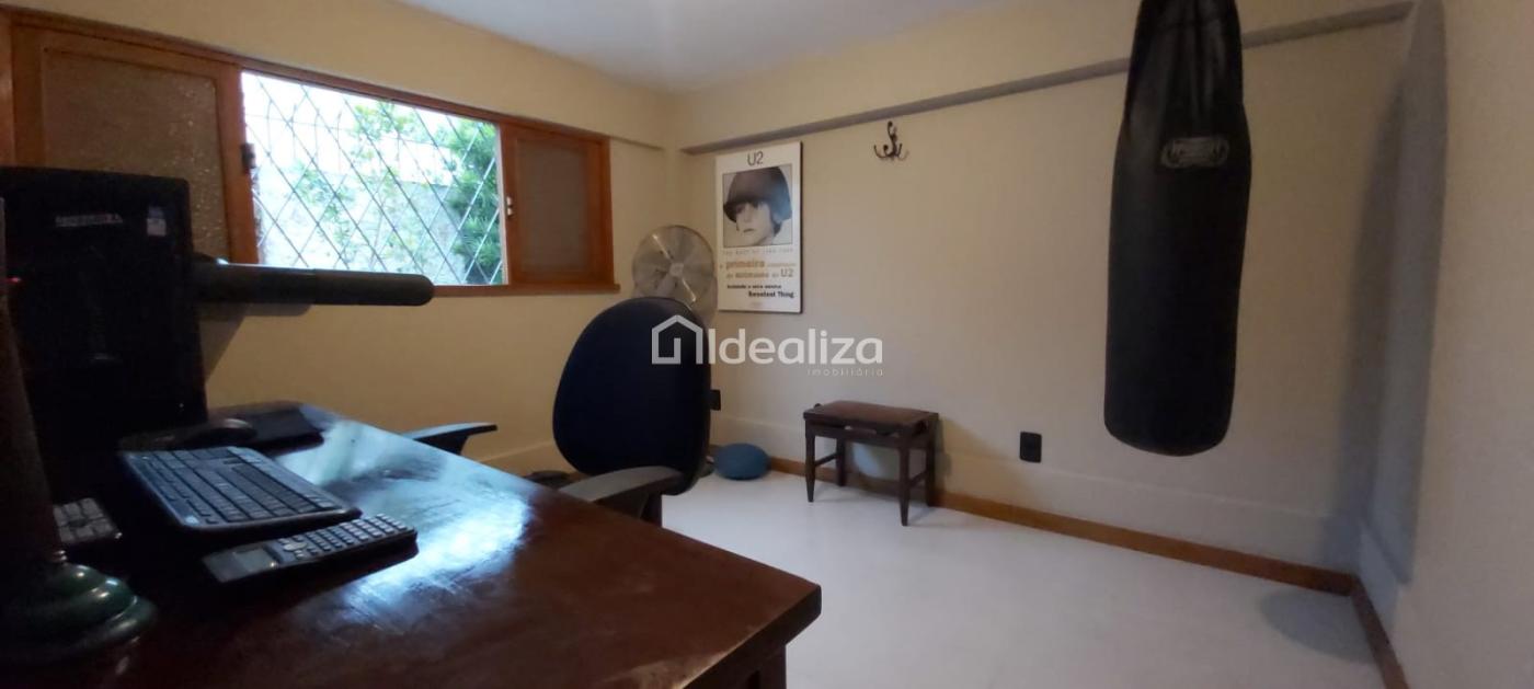 Casa à venda com 3 quartos, 428m² - Foto 16